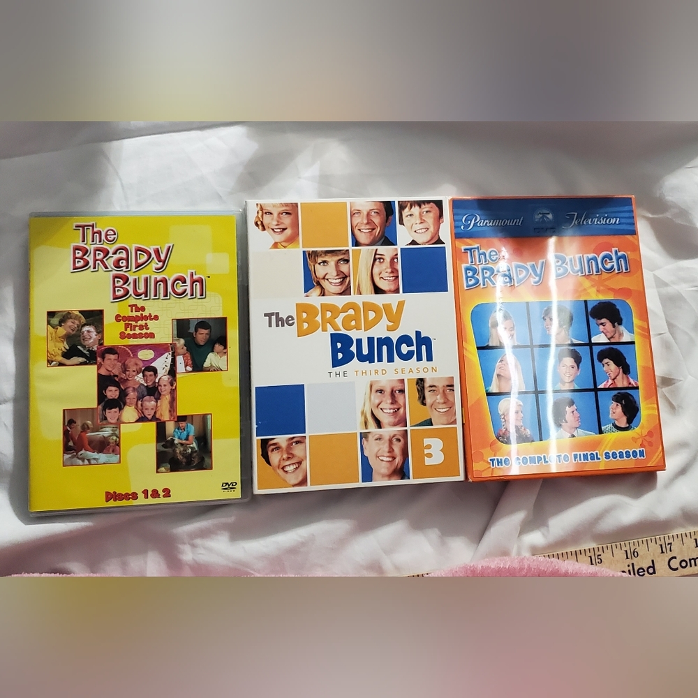 : Brady Bunch DVD sets seasons 1 , 3 , & 5 the final season